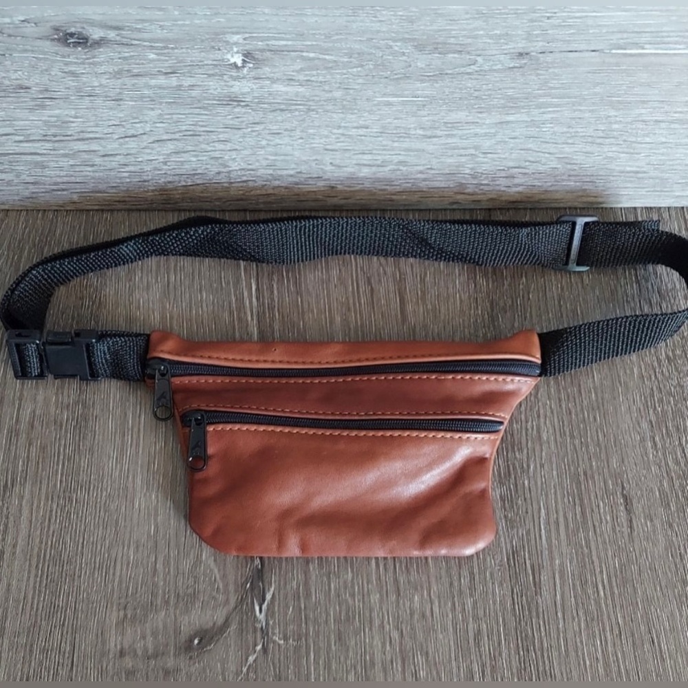 Vintage, Genuine leather, Made in USA, Fanny pack waist bag